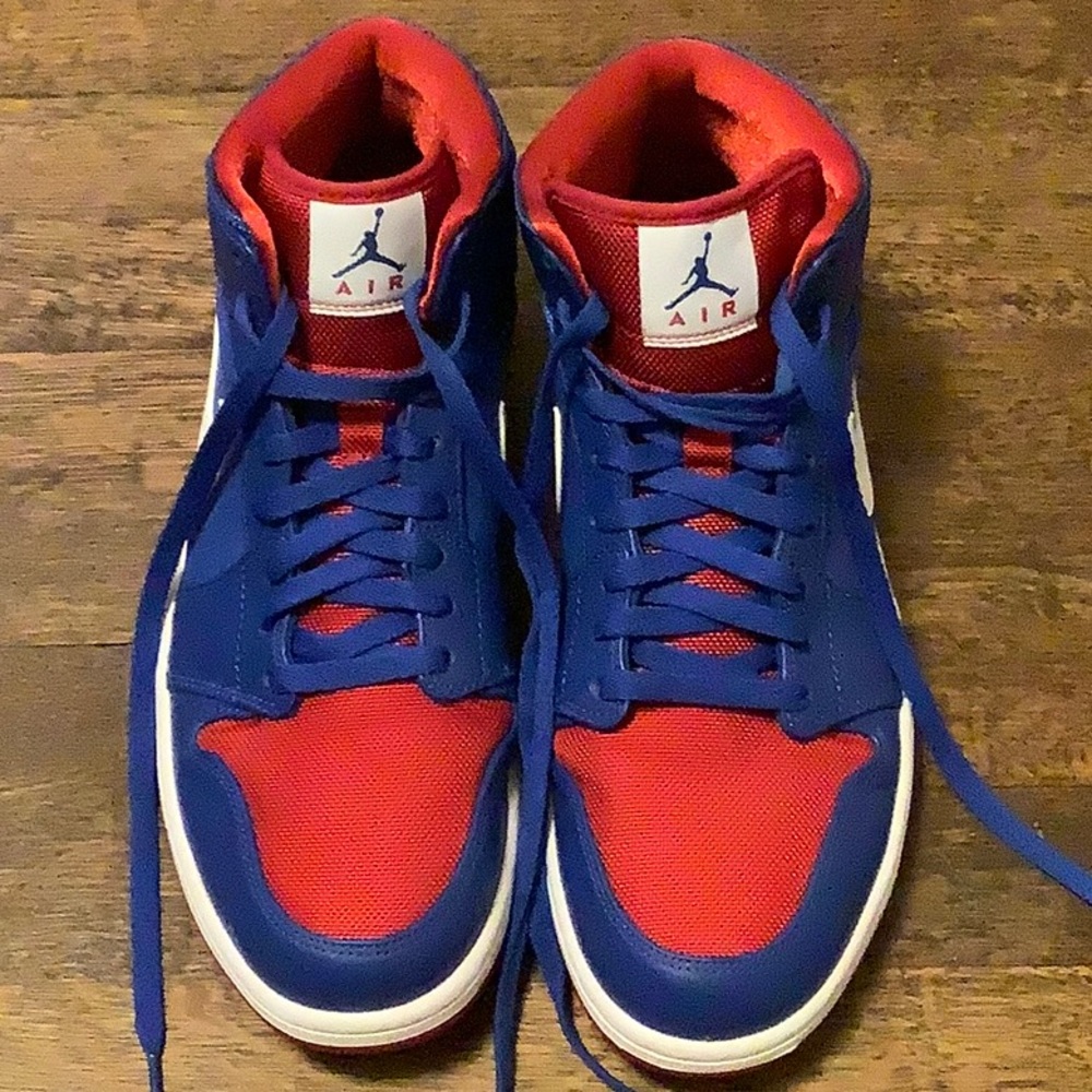 Nike jordan one pistons